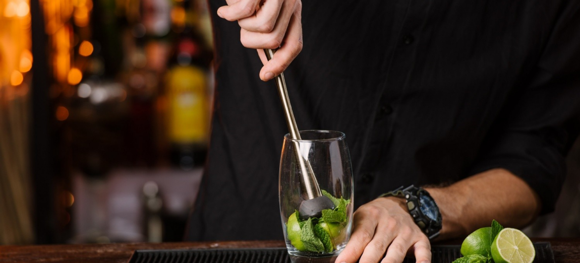 Mobile Bartending Solutions for Convenient and Stylish Events
