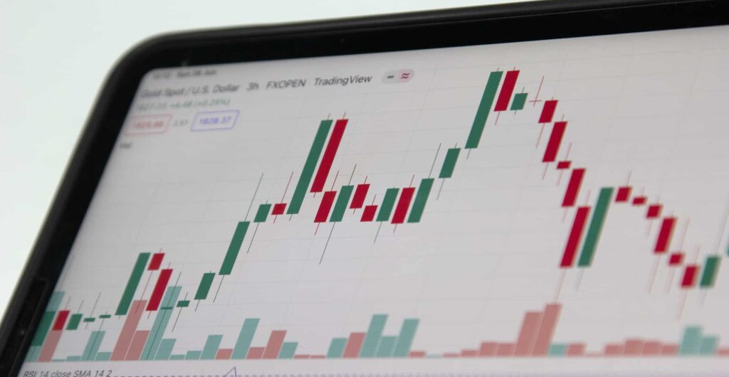 "MetaTrader 4: A Versatile Solution for Forex and CFD Traders"