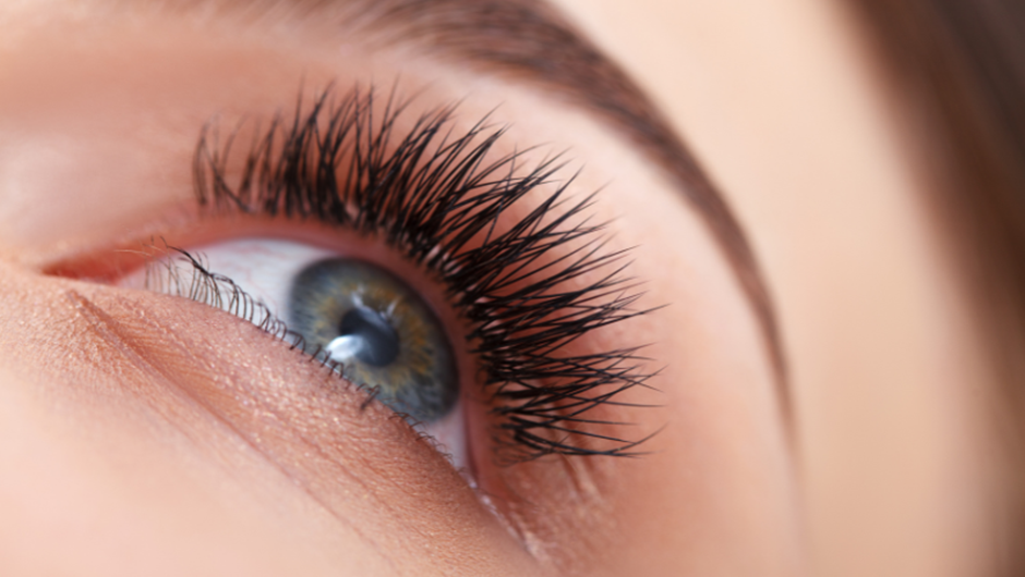 Pros and Cons of 6D Lash Extensions